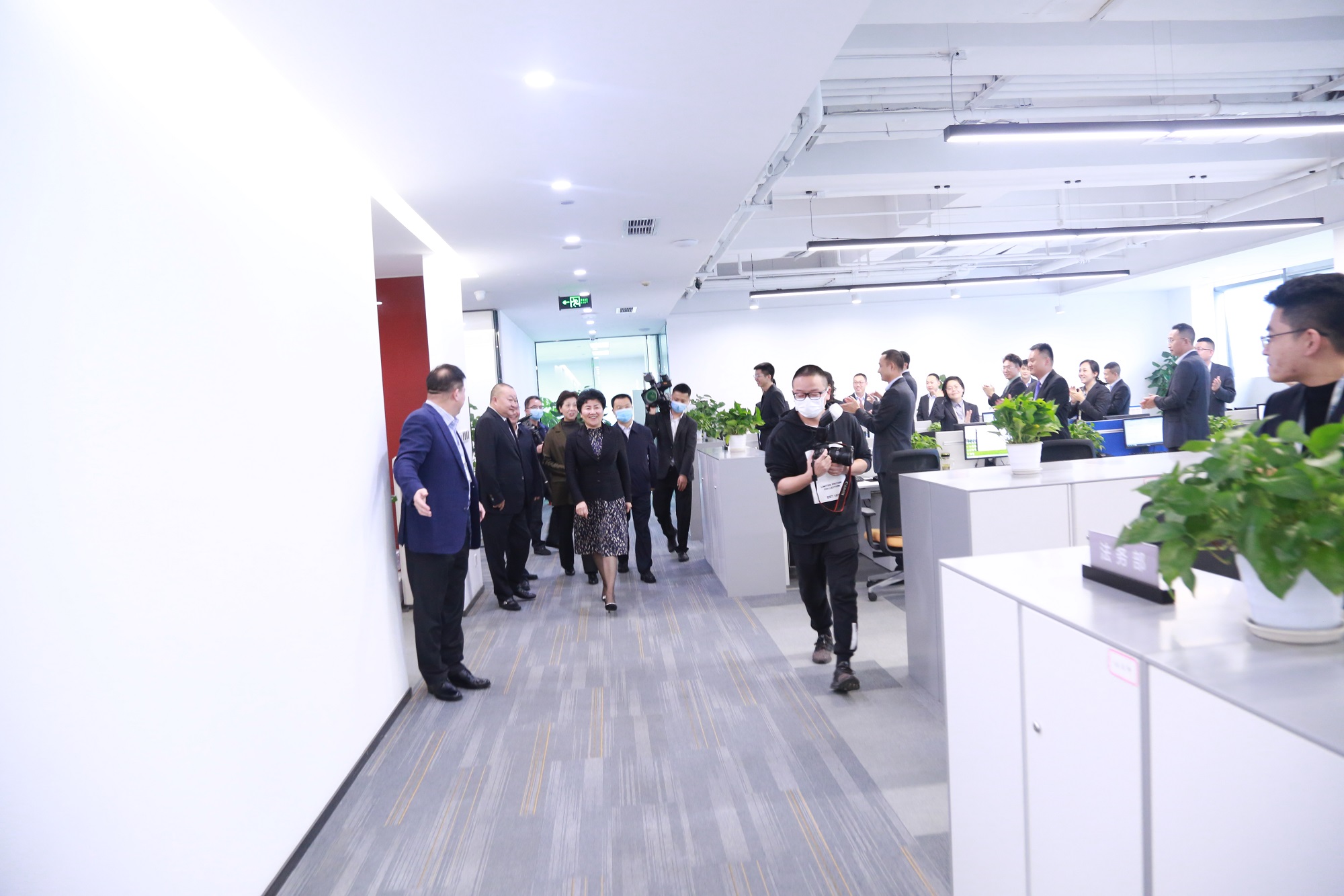 省人大常委會(huì)副主任、達(dá)州市委書記包惠蒞臨公司視察指導(dǎo)